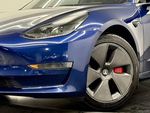 Used 2023 Tesla Model 3 Standard Range image 4