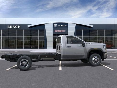 New 2026 GMC Sierra 3500 Pro AWD/4WD image 5