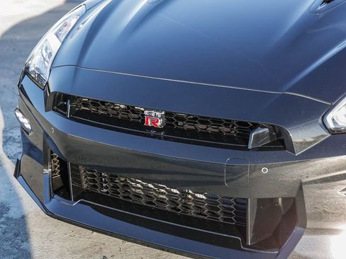 Used 2024 Nissan GT-R Premium w/ Premium Interior Package image 6