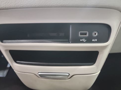 Used 2020 Chrysler Pacifica Limited FWD image 28