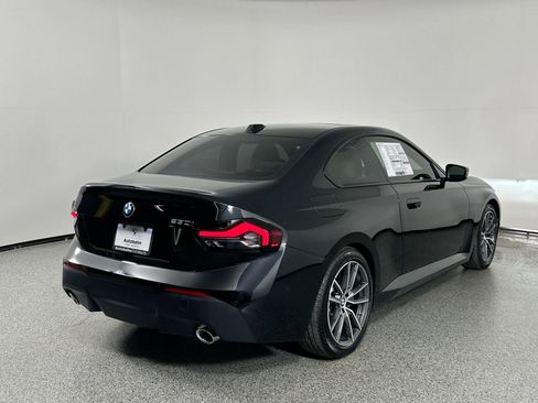 Used 2025 BMW 230i Coupe w/ Premium Package image 5