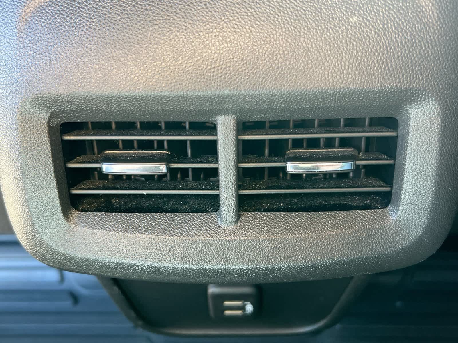 Used 2022 Chevrolet Equinox LS FWD image 21