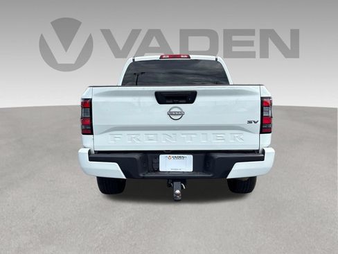 Used 2023 Nissan Frontier SV w/ Tow Package RWD image 7