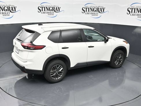Used 2024 Nissan Rogue S FWD image 27