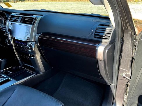 Used 2022 Toyota 4Runner Limited image 24