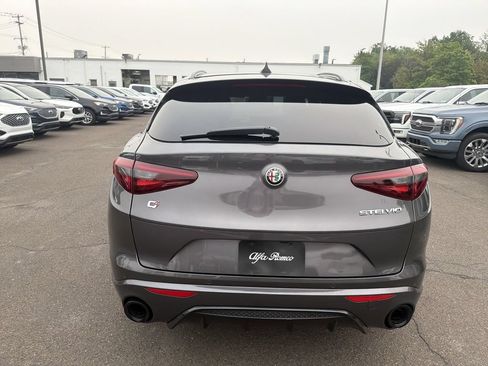 Used 2023 Alfa Romeo Stelvio Veloce AWD/4WD image 4