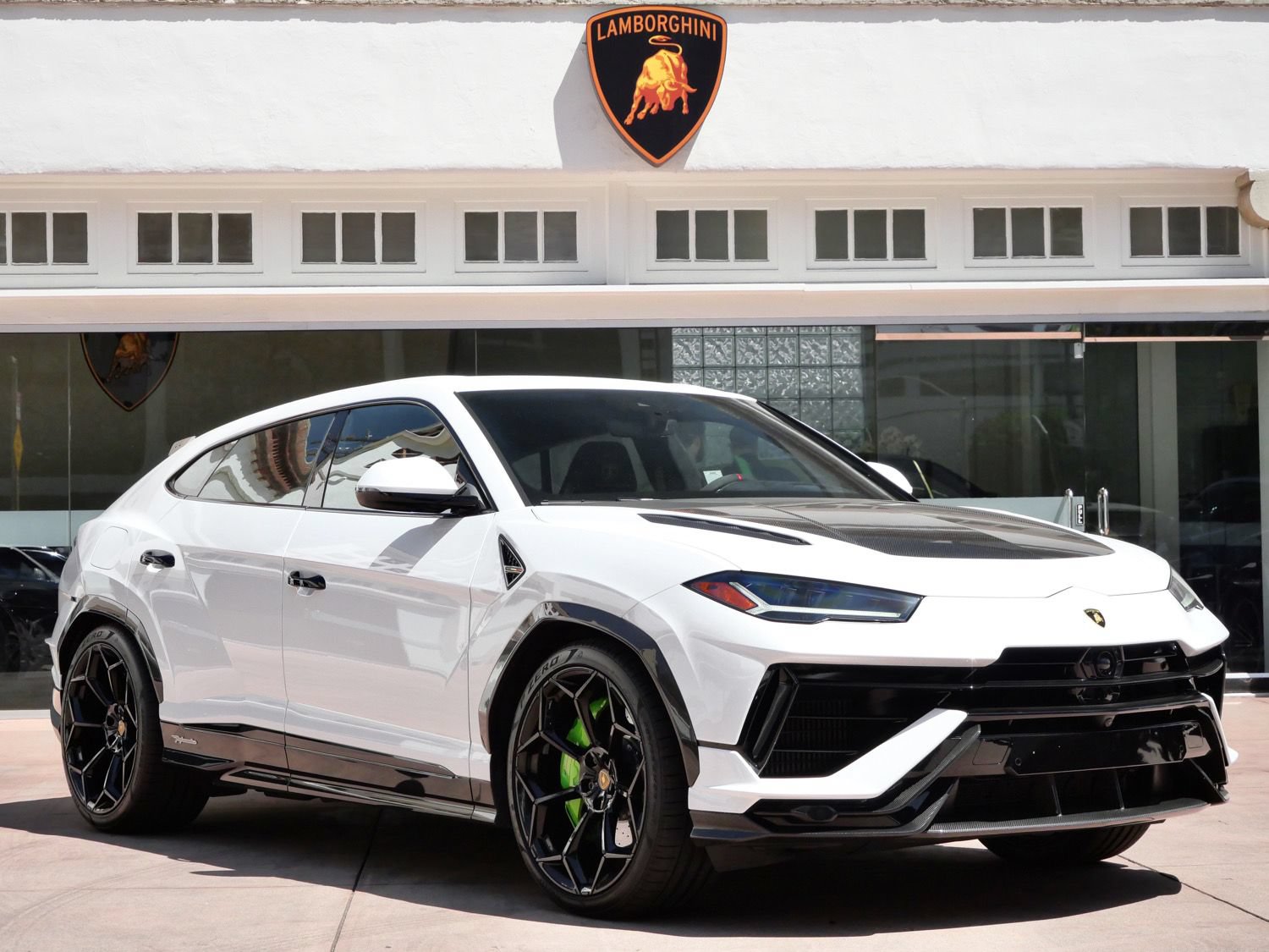 Used 2024 Lamborghini Urus Performante AWD/4WD image 1