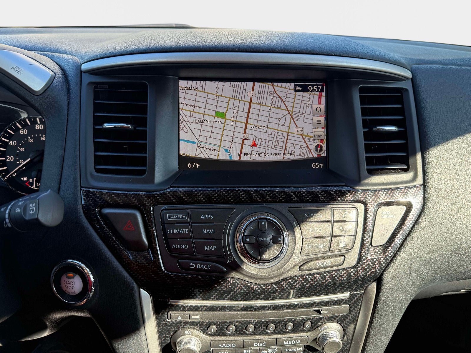 Used 2020 Nissan Pathfinder SL FWD image 15