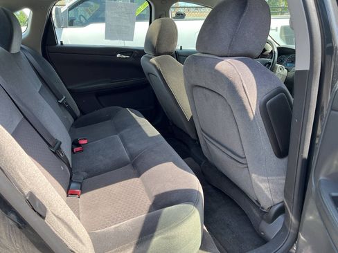 Used 2014 Chevrolet Impala LT w/ LT Sunroof Package FWD image 17