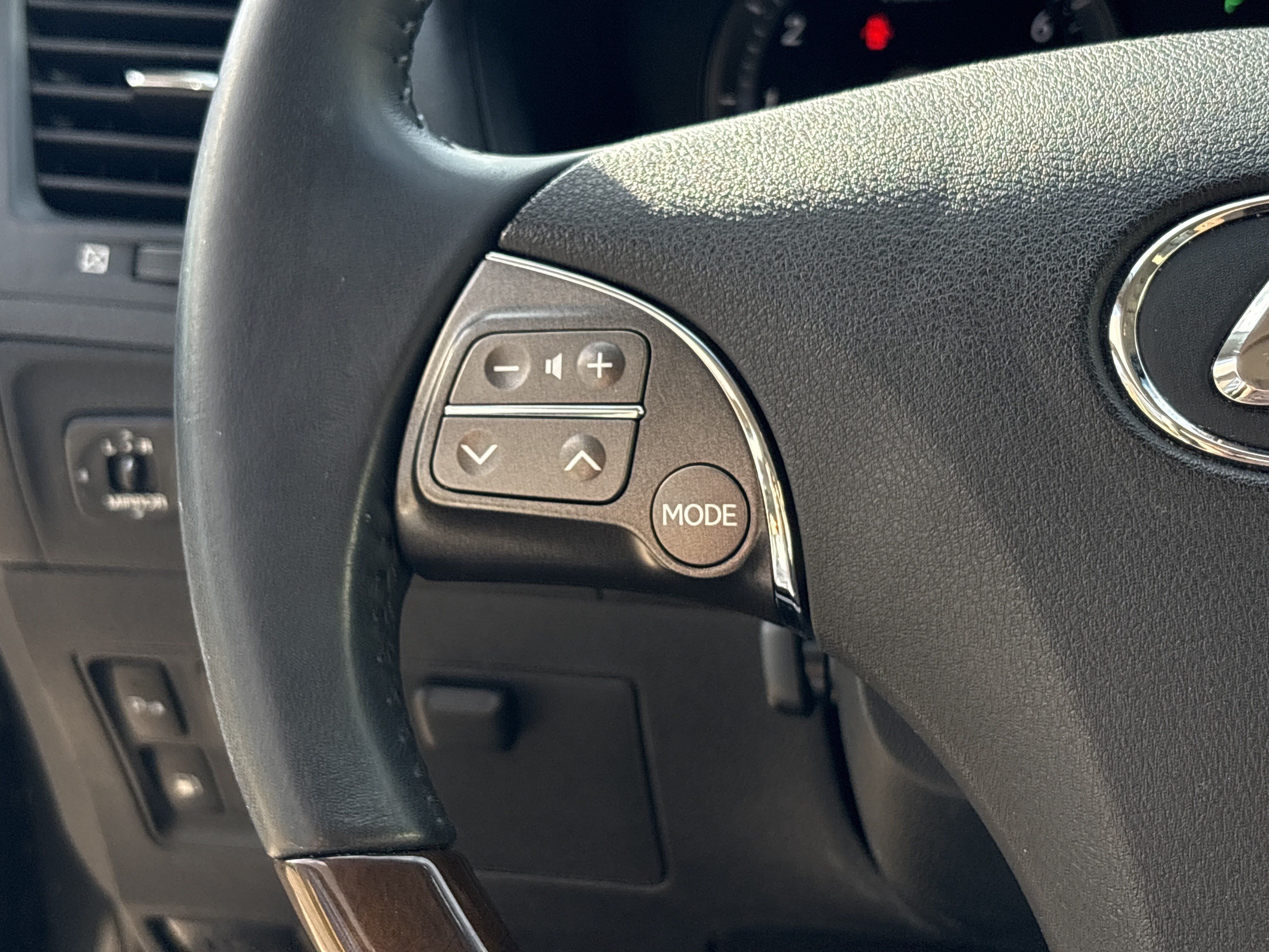 Used 2011 Lexus ES 350 w/ Preferred Accessory Package FWD image 19