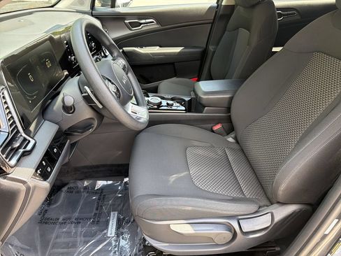 Used 2023 Kia Sportage LX AWD/4WD image 9