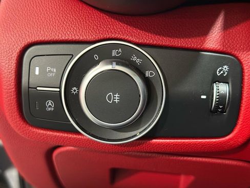 Used 2017 Alfa Romeo Giulia Base AWD image 36