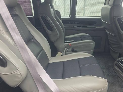 Used 2016 Chevrolet Express 2500 RWD image 19