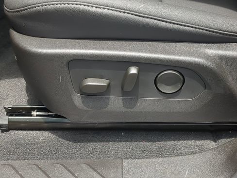 New 2025 GMC Canyon Elevation w/ Convenience Package image 27