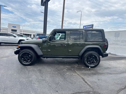 Used 2023 Jeep Wrangler Unlimited w/ Cold Weather Group AWD/4WD image 3