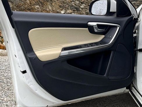 Used 2012 Volvo S60 T5 image 19