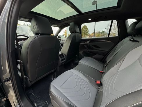 New 2026 Volkswagen Tiguan SE R-Line image 27