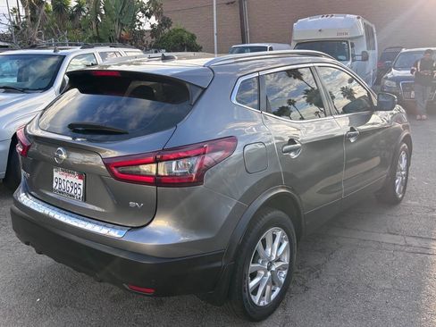 Used 2021 Nissan Rogue Sport SV image 4