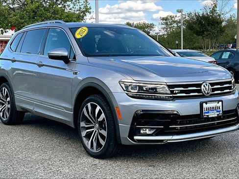 Used 2021 Volkswagen Tiguan SEL Premium R-Line image 11