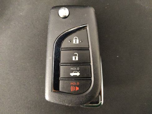 Used 2025 Toyota Corolla LE FWD image 32