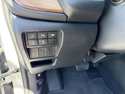 Used 2022 Honda CR-V Touring image 17