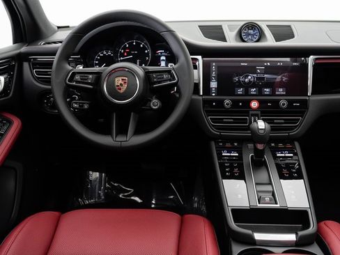 New 2025 Porsche Macan image 18