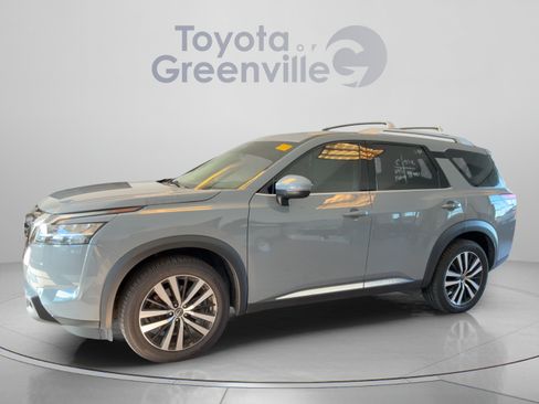 Used 2023 Nissan Pathfinder Platinum w/ Cargo Package AWD/4WD image 2