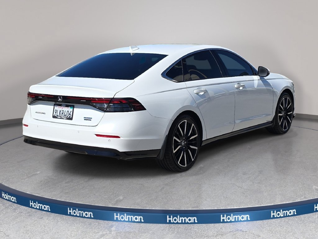 Used 2024 Honda Accord Touring image 6