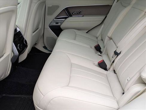 New 2026 Land Rover Range Rover SE image 17