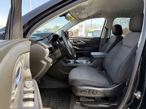 Used 2019 Chevrolet Traverse LT image 8
