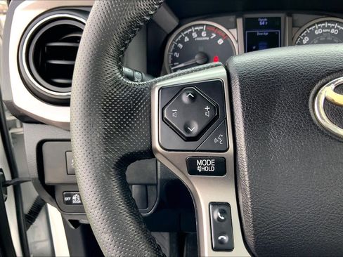 Used 2020 Toyota Tacoma SR5 image 23