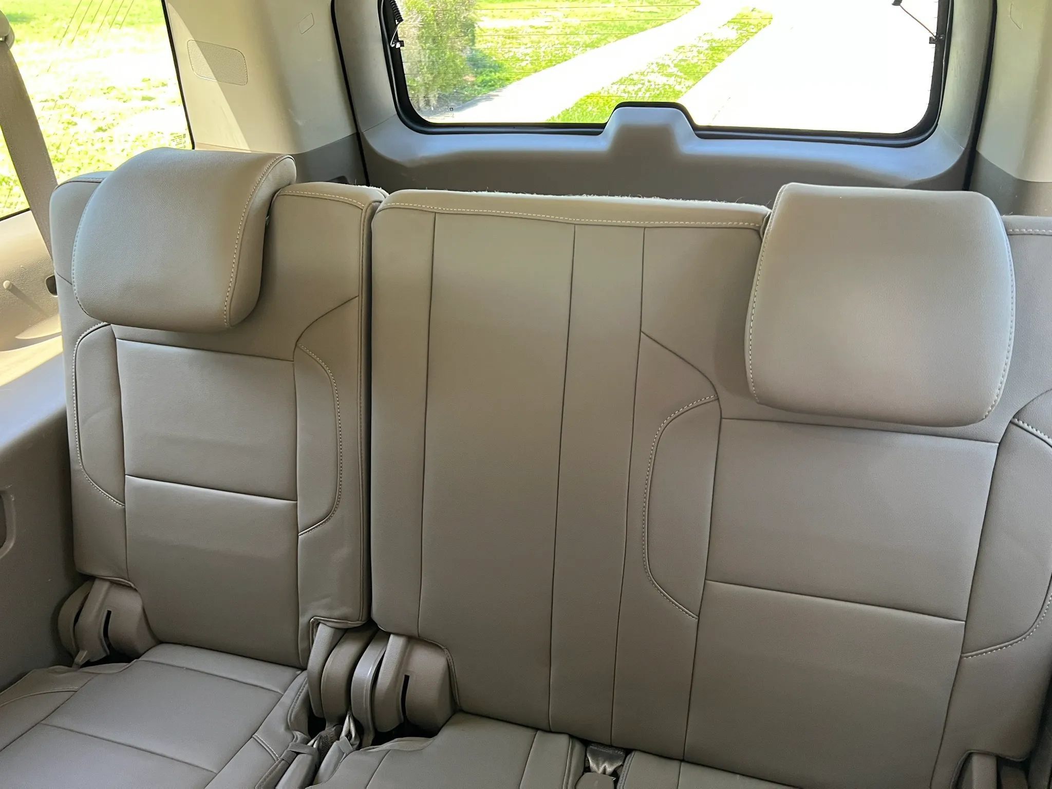 Used 2016 Chevrolet Suburban LT RWD image 20