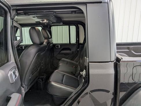 Used 2022 Jeep Gladiator Rubicon w/ Cold Weather Group AWD/4WD image 10