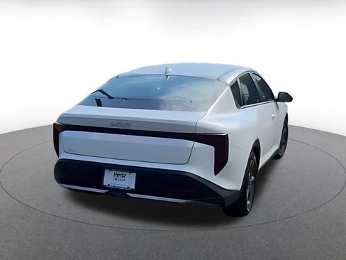 Used 2025 Kia K4 LXS image 16