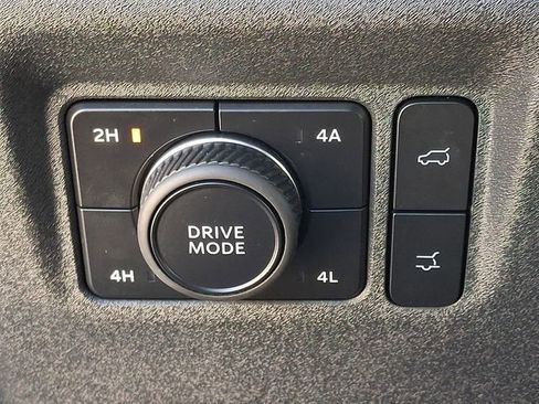 Used 2025 Ford Expedition Max Active AWD/4WD image 29