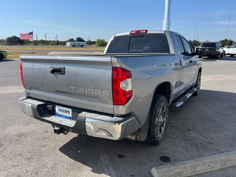 Used 2015 Toyota Tundra SR5 w/ SR5 Upgrade Package AWD/4WD image 6