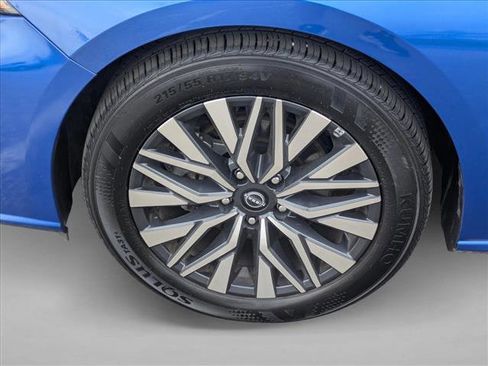 Used 2025 Nissan Altima 2.5 SV image 21