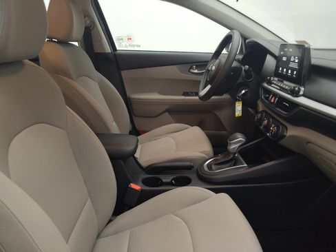 Used 2021 Kia Forte LXS FWD image 21