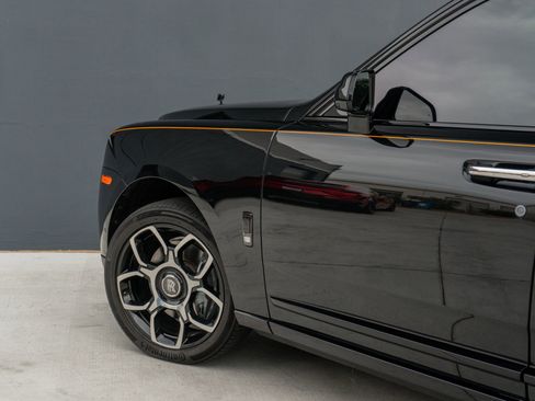 Used 2023 Rolls-Royce Cullinan Black Badge w/ Leather Finishing Pack image 40