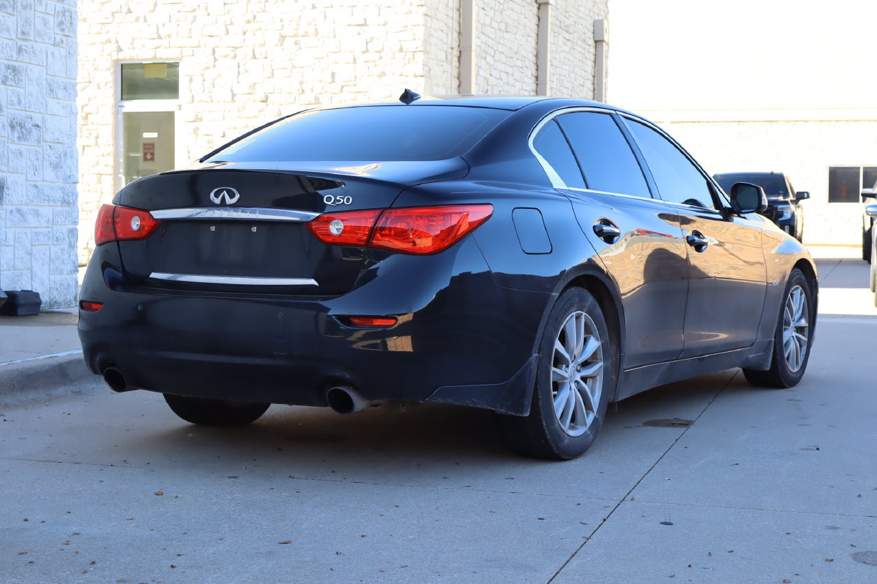 Used 2017 INFINITI Q50 3.0t Premium w/ Driver Assistance Package RWD image 3