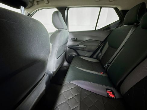 Used 2019 Nissan Kicks S image 24