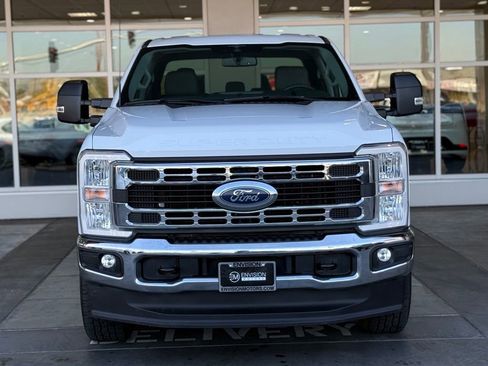 Used 2023 Ford F350 XLT image 4
