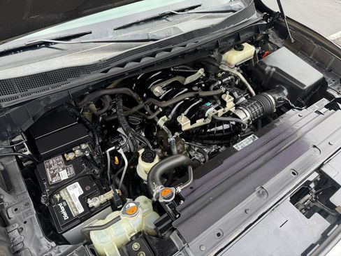 Used 2017 Nissan Titan SV image 12