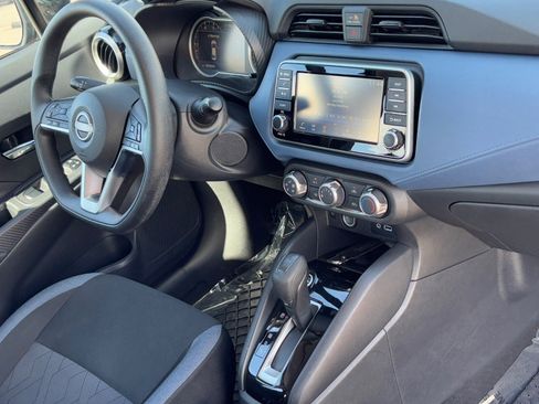 Certified 2025 Nissan Versa SV image 9