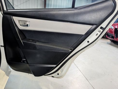 Used 2018 Toyota Corolla LE FWD image 22