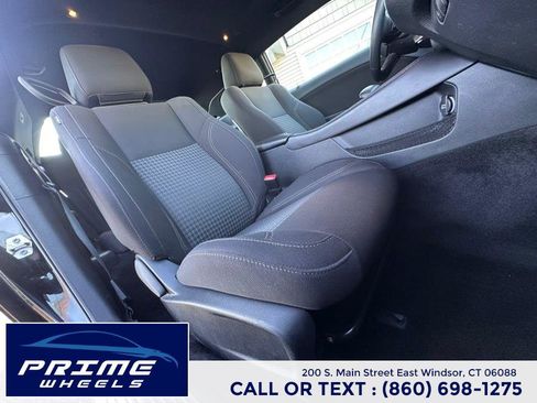 Used 2017 Dodge Challenger SXT image 13