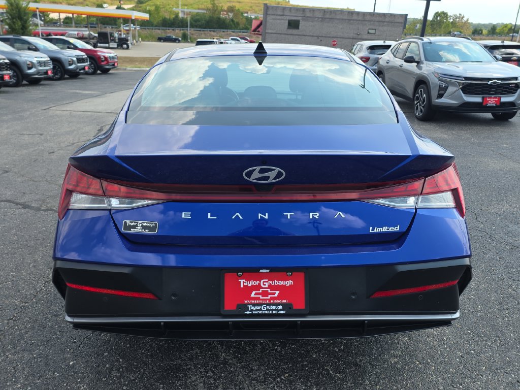 Used 2024 Hyundai Elantra Limited FWD image 7