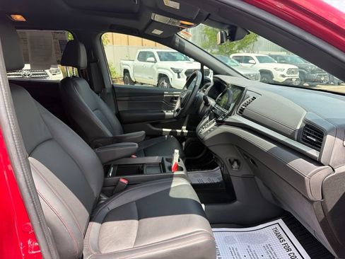 Used 2024 Honda Odyssey Sport image 12