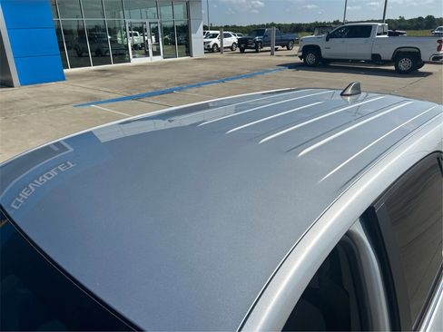 Used 2021 Chevrolet Equinox LT image 12