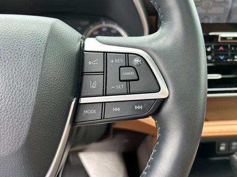 Used 2022 Toyota Highlander Platinum image 21